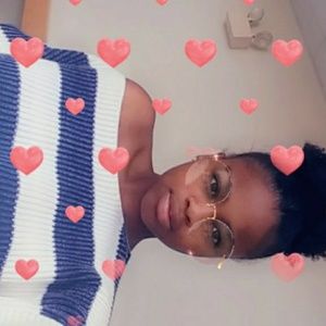 Meet your Posher, Alexandra